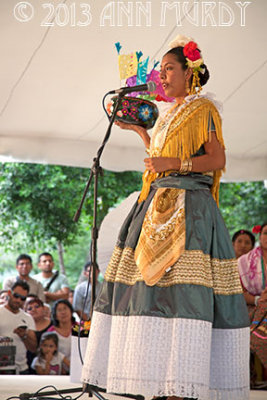 Contestant from Santiago Domingo Tehuantepec