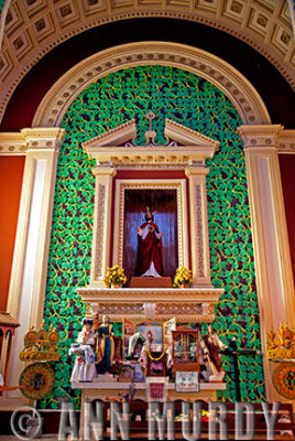 Side altar at the Parroquia San Francisco