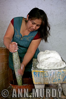 Femina cleaning metlapilli