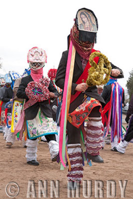 Los Danzantes stepping out