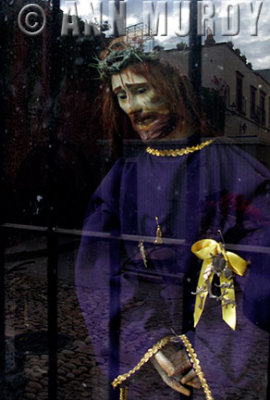 Cristo in Window