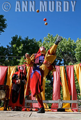 Elijah Tynker juggling