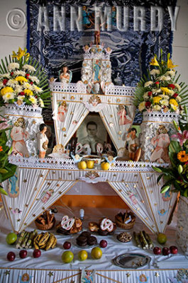 Altar viejo por la familia Castro Blas