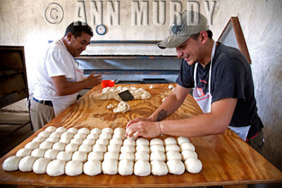 Preparing the pan pichon bread