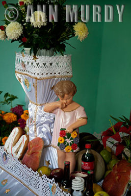 Altar detail with Lloroncito