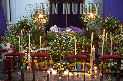 Altar with the Cristo Entierno