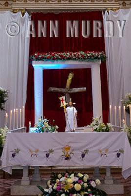 Altar holding the resurrected Christ
