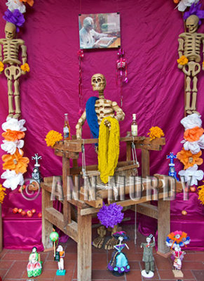 Altar for a weaver