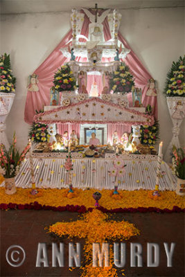 Altar for Antonia Crespo Balbuena