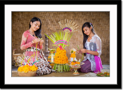 Making of canang (offering) at home