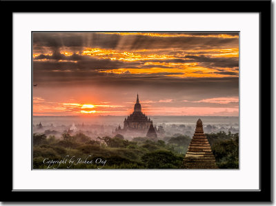 Sunrise in Old Bagan