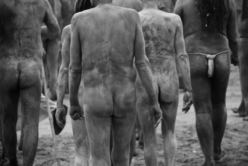 Naga Sadhus parade 07 bw.jpg