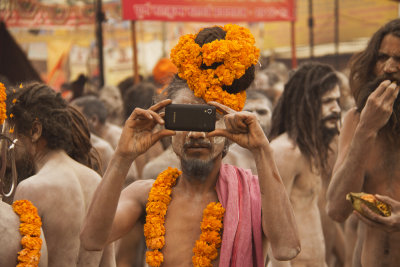 Naga Sadhu 49 with camera phone.jpg