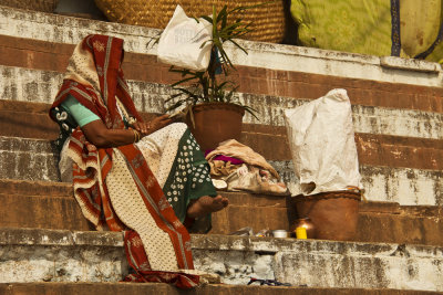 Woman on ghats 01.jpg