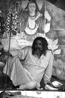 Sadhu 101 bw.jpg