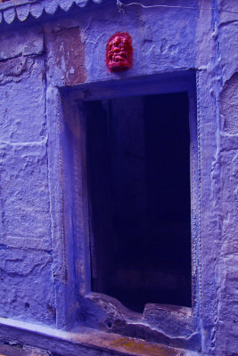 Doorway in Varanasi.jpg