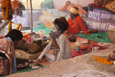 Varanasi Naga Sadhu 04.jpg