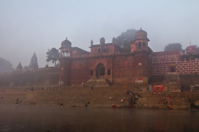 Early morning in Varanasi.jpg