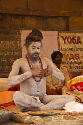 A Naga Sadhu in Varanasi.jpg