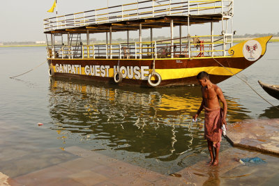Ganpati guest house boat.jpg