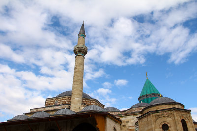 Mausoleum Konya.jpg