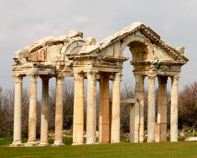 Temple ruin Aphrodisias.jpg