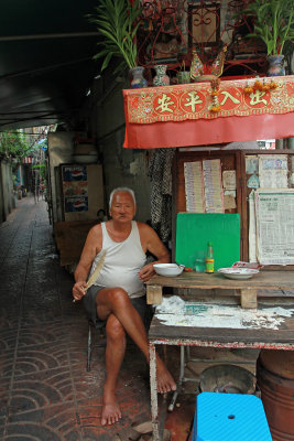 Man in Chinatown BKK.jpg
