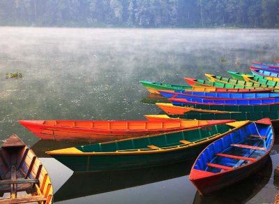 141130_PhewaLake_canoes_5922m.jpg