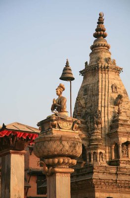 141204_Bhaktapur_statue_6713m.jpg