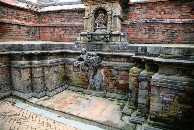 141205_Bhaktapur_water_6860m.jpg