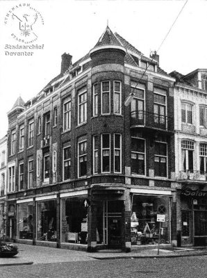 B4 Benjamin Frankfort-antiekwinkel.JPG