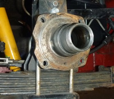 Axle flange showing cuts