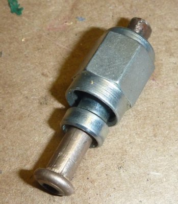 Cap for hard brake pipe