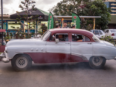 Car at the Supermercado