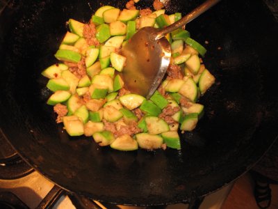 Stir-fried Bottle Gourd with Chopped Pork (Pad Nahm Dtao)