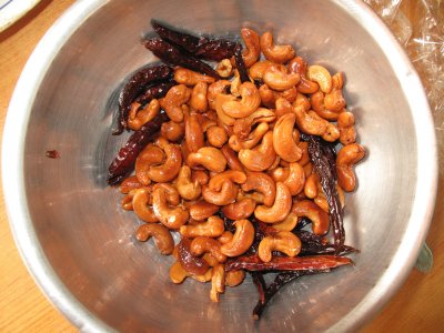 Fried cashews and chillies