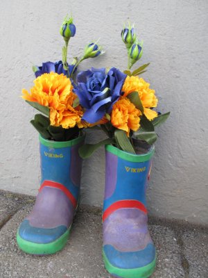 Flowers in footwear outside the artists' coop. 2015_08_05_Iceland _121.jpg