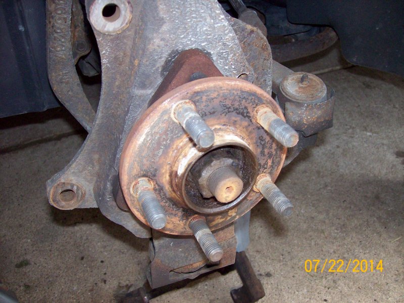 Chrysler Sebring 2006 Front Hub Nut 01.JPG
