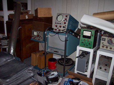 Scopes n other test equip 01.JPG