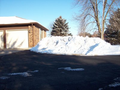 February 06, 14 snow shoveling 03.JPG