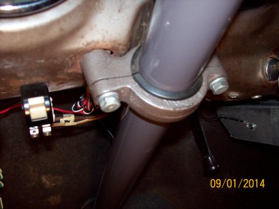1950, 3600 steering column retainer 01.JPG