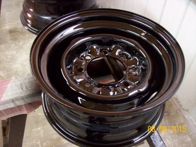 Ford 97-00 16x7inch rims, front side painted 03.JPG