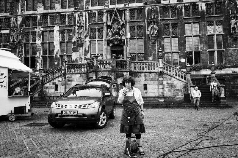 Market vendor IV
