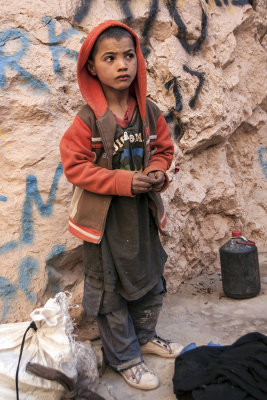 boy in gorge Todra - Marocco (_MG_1262ok.jpg)