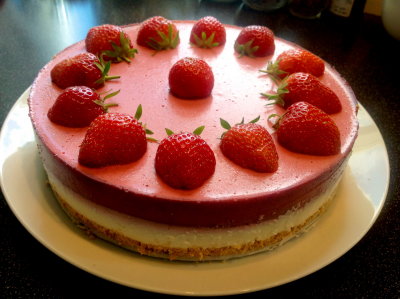 creamy cheesecake with strawberry mousse 