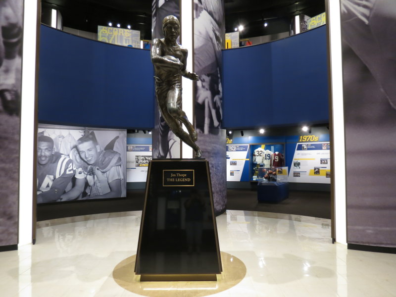 Jim Thorpe Statue