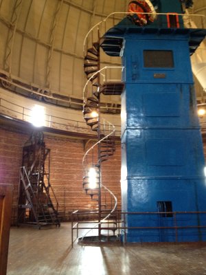Floor moves to telescope