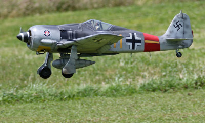 Steve's FW 190A-8 does a touch & go 0T8A1964