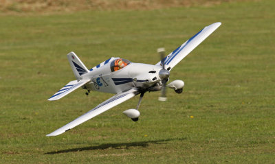 Keith's Midget comes in to land, 0T8A1235