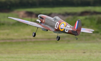 Gary's Spitfire takes off, 0T8A5022.jpg